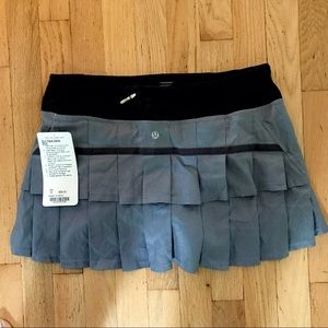 Lululemon - Tennis skirt - size 8 - NWT
